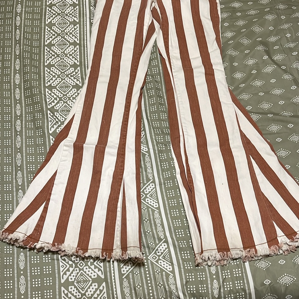 Bellbottom Jeans - Picture 2 of 5